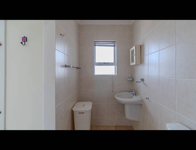 3 BEDROOM TOWNHOUSE TO LET IN BIG BAY